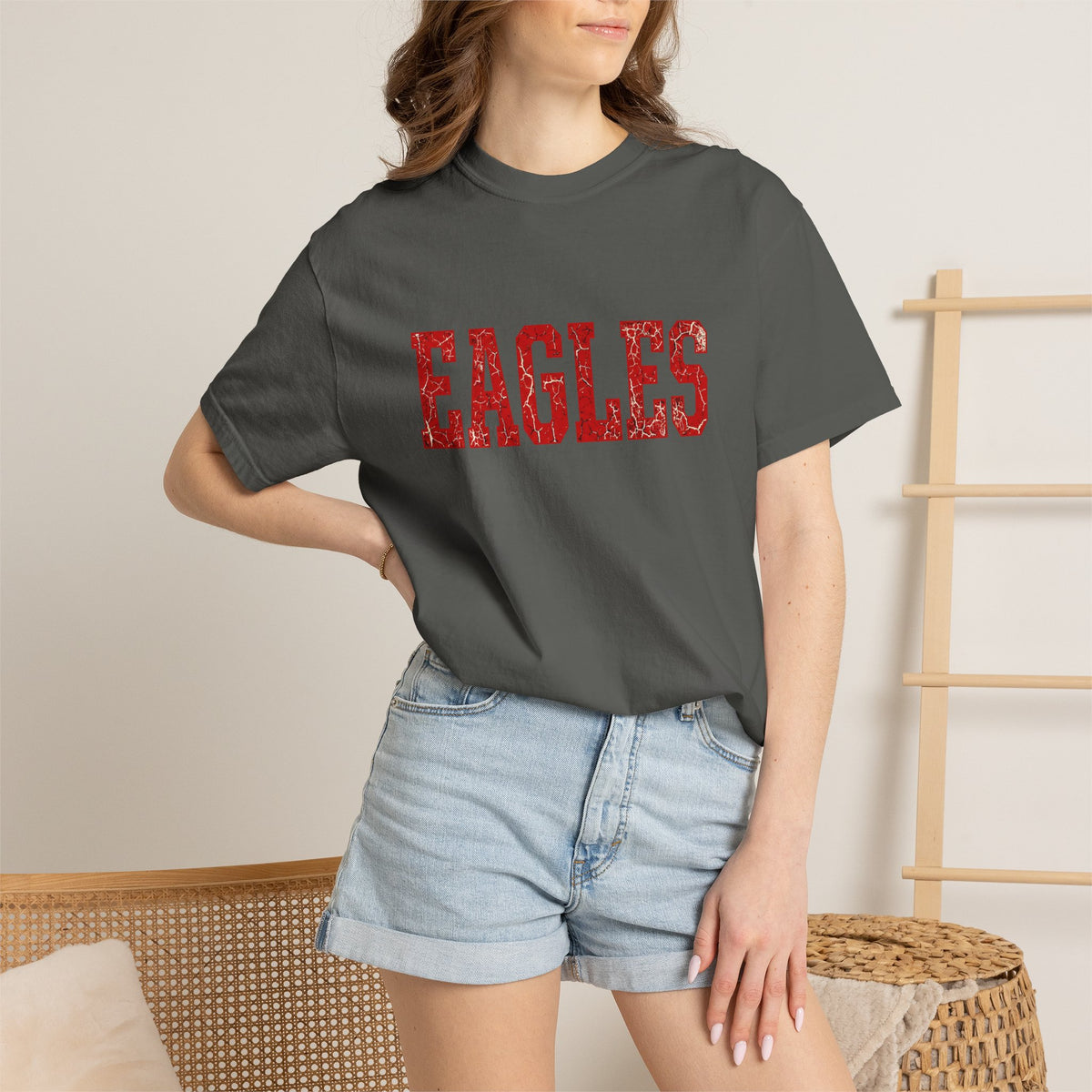 Eagles Vintage College T‑Shirt — Retro Red Lettering