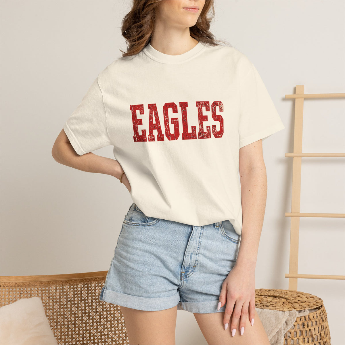 Eagles Vintage College T‑Shirt — Retro Red Lettering